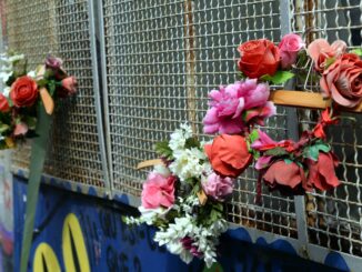 déco, rue de Tunis lors de la préparation du flower power 2025