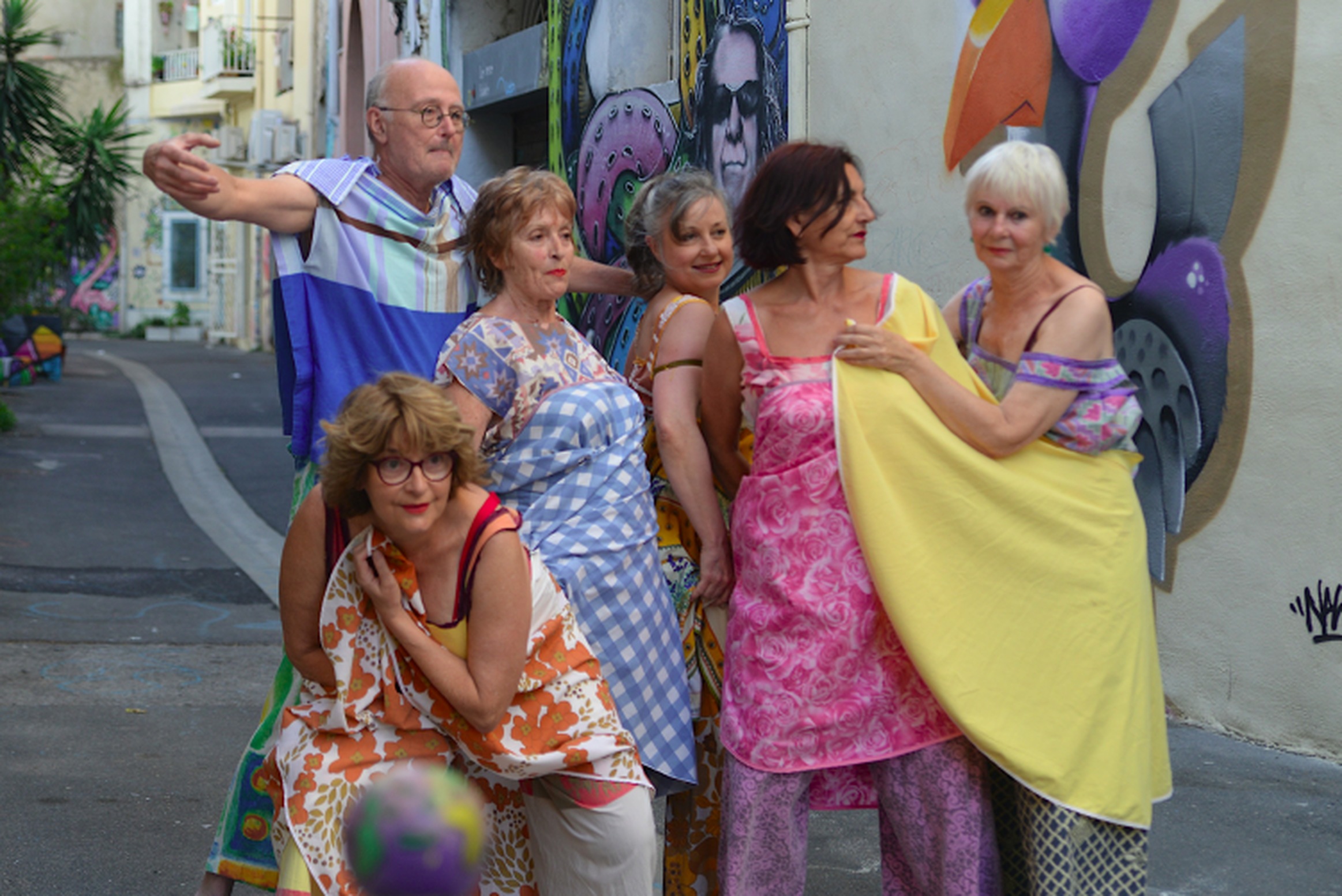 danse d'impro dans la rue de Tunis à Sète le 22 juillet 2025